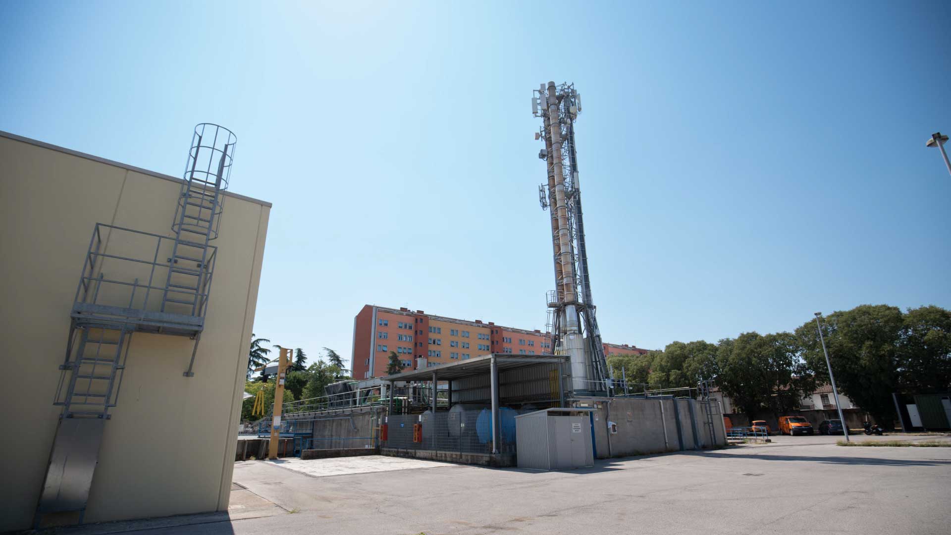 Particolare di centrale geotermica