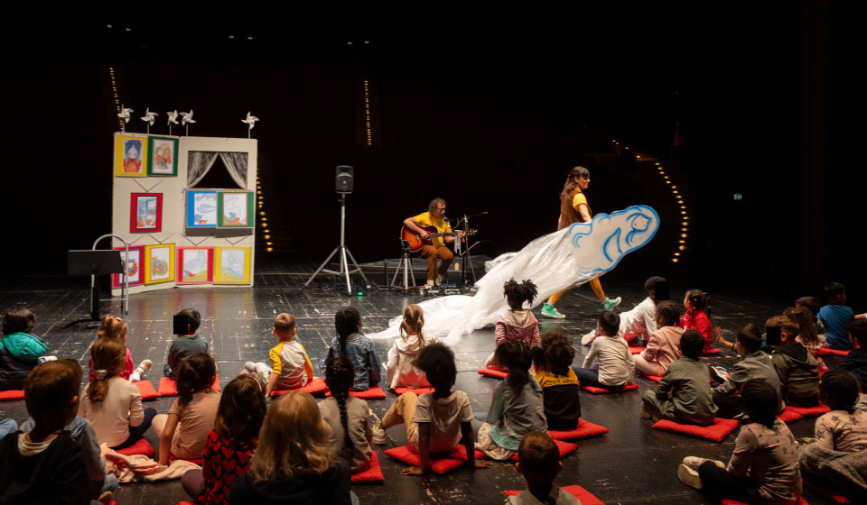 Dorotea e Luigi a teatro